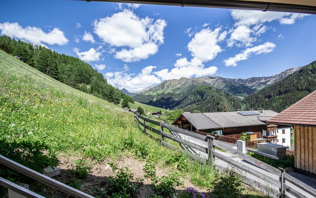 Alpengasthof Eppensteiner Hotel Navis Exterior photo